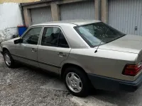 Gebraucht Mercedes E230 132 PS (97 kW) 1988 Grau Limousine