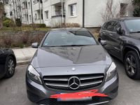 Gebraucht Mercedes A180 121 PS (88 kW) 2014 Grau Kleinwagen