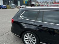 Gebraucht VW Passat Highline 239 PS (175 kW) 2015 Schwarz Kombi