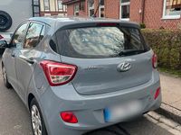 Gebraucht Hyundai i10 67 PS (49 kW) 2014 Grau Kleinwagen