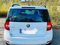 Gebraucht Skoda Yeti Active 110 PS (80 kW) 2017 Weiß SUV