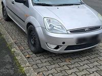Gebraucht Ford Fiesta 80 PS (58 kW) 2004 Silber Kleinwagen