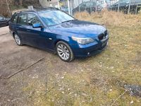 Gebraucht BMW 525 183 PS (134 kW) 2005 Blau Kombi