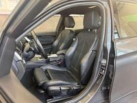 Gebraucht BMW 330 M Sport 252 PS (185 kW) 2018 Grau Kombi