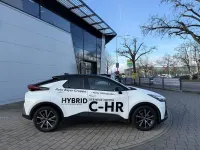 Gebraucht Toyota C-HR 197 PS (144 kW) 2025 Schneeweiß/schwarz SUV