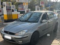 Gebraucht Ford Focus 101 PS (74 kW) 2004 Grau Limousine