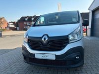 Gebraucht Renault Trafic 95 PS (69 kW) 2017 Silber Van / Kleinbus