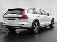 Gebraucht Volvo V60 CC Plus 197 PS (144 kW) 2022 Weiß Kombi