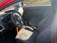 Gebraucht Hyundai i20 77 PS (56 kW) 2010 Rot Kleinwagen