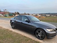 Gebraucht BMW 318 129 PS (94 kW) 2006 Grau Limousine
