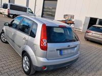 Gebraucht Ford Fiesta 69 PS (50 kW) 2007 Silber Kleinwagen