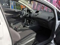 Używany Ford Fiesta SYNC Edition 82 KM (60 kW) 2014 Biały Hatchback