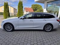 Gebraucht BMW 318 Shadowline 156 PS (114 kW) 2024 Alpinweiss iii Kombi