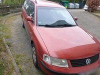 Gebraucht VW Passat 125 PS (91 kW) 2000 Rot Kombi