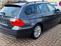 Gebraucht BMW 318 143 PS (105 kW) 2007 Grau Kombi