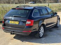 Gebraucht Skoda Octavia Elegance 150 PS (110 kW) 2014 Schwarz Kleinwagen