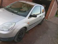 Usata Ford Fiesta 70 CV (51 kW) 2003 Argento Utilitaria