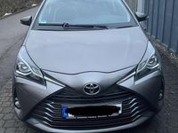 Gebraucht Toyota Yaris Club 111 PS (81 kW) 2019 Grau Limousine