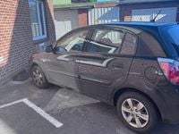 Gebraucht Kia Rio 97 PS (71 kW) 2009 Schwarz Kleinwagen