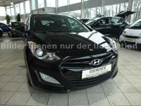 Gebraucht Hyundai i30 Classic 90 PS (66 kW) 2015 Schwarz metallic Limousine