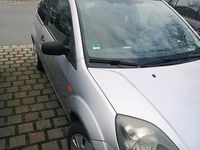 Gebraucht Ford Fiesta 60 PS (44 kW) 2011 Silber Kleinwagen