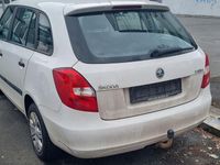 Gebraucht Skoda Fabia Active 75 PS (55 kW) 2014 Weiß Kombi