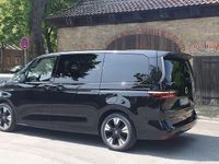 Second-hand VW Multivan 150 CP (110 kW) 2025 Negru Monovolum