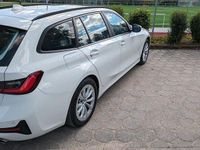 Gebraucht BMW 330 Advantage 265 PS (194 kW) 2020 Weiß Kombi