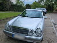 Gebraucht Mercedes E230 150 PS (110 kW) 1997 Silber Limousine