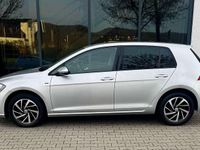 Gebraucht VW Golf VII Join 110 PS (80 kW) 2018 Reflexsilber metallic Limousine