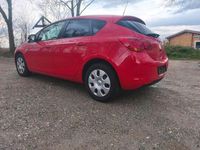 Gebraucht Opel Astra Edition 116 PS (85 kW) 2011 Rot Limousine