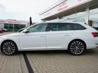 Gebraucht Skoda Superb LAURIN & KLEMENT 200 PS (147 kW) 2023 Weiß Kombi
