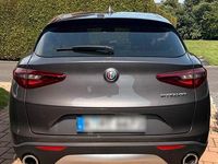 Gebraucht Alfa Romeo Stelvio 179 PS (131 kW) 2018 Grau SUV