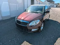 Gebraucht Skoda Fabia 70 PS (51 kW) 2012 Rot Limousine