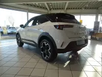 Gebraucht Opel Mokka GS Line 131 PS (96 kW) 2024 Jade weiß/ dach schwarz lackiert SUV