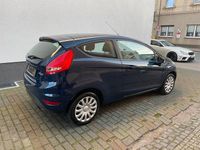 Gebraucht Ford Fiesta Trend 60 PS (44 kW) 2010 Blau Kleinwagen