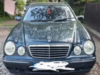 Gebraucht Mercedes E240 Avantgarde 170 PS (125 kW) 2002 Schwarz Limousine