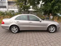 Gebraucht Mercedes E220 150 PS (110 kW) 2006 Gold Limousine