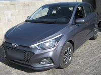 Gebraucht Hyundai i20 Active 101 PS (74 kW) 2019 Grau Kleinwagen