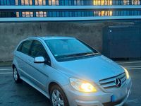Gebraucht Mercedes B160 95 PS (69 kW) 2009 Silber Van / Kleinbus