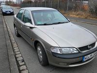 Gebraucht Opel Vectra 110 PS (80 kW) 1996 Gold Limousine