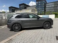 Gebraucht Porsche Cayenne 354 PS (260 kW) 2024 Grau SUV