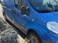 Second-hand Renault Trafic 2007 Albastru Monovolum