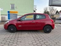 Gebraucht Renault Clio III 75 PS (55 kW) 2010 Rot Limousine