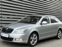 Używany Skoda Octavia Elegance 105 KM (77 kW) 2011 Srebrny Sedan/Limuzyna