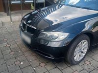 Gebraucht BMW 320 177 PS (130 kW) 2008 Schwarz Kombi