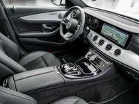 Gebraucht Mercedes E300 AMG 194 PS (142 kW) 2022 Weiß Limousine