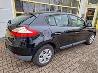 Gebraucht Renault Mégane 101 PS (74 kW) 2011 Blau Limousine