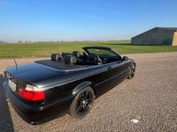 Gebraucht BMW 320 Cabriolet Performance 170 PS (125 kW) 2001 Schwarz Cabrio