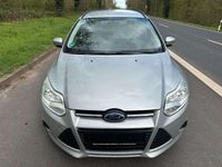 Gebraucht Ford Focus Trend 95 PS (69 kW) 2011 Polarsilber metallic Kombi